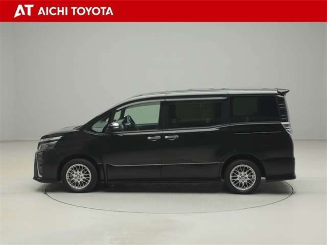 ヴォクシー1.8 ハイブリッド ZS 煌III