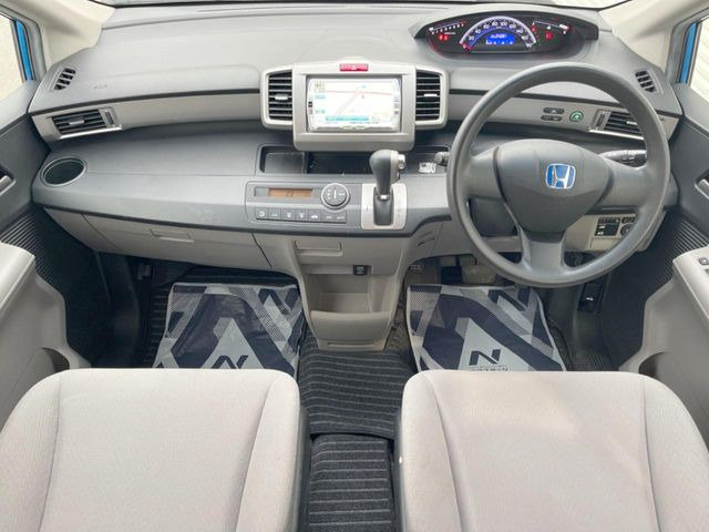 フリード1.5 G ジャストセレクション