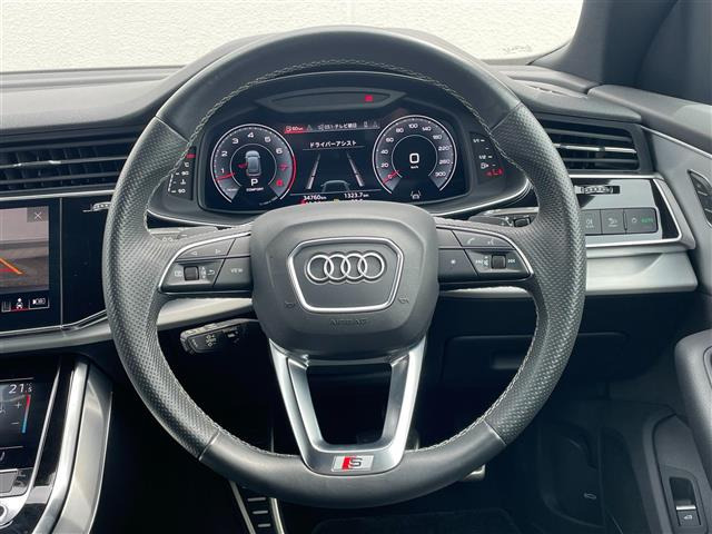 Q855 TFSI クワトロ Sライン 4WD