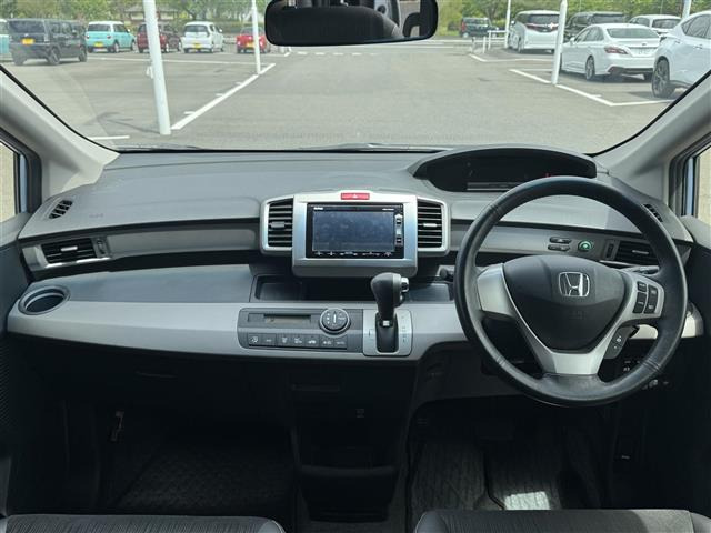 フリードハイブリッド1.5 ジャストセレクション