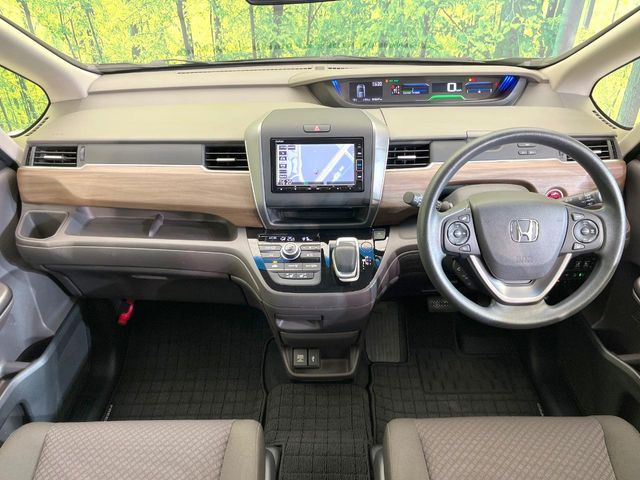 フリードハイブリッド