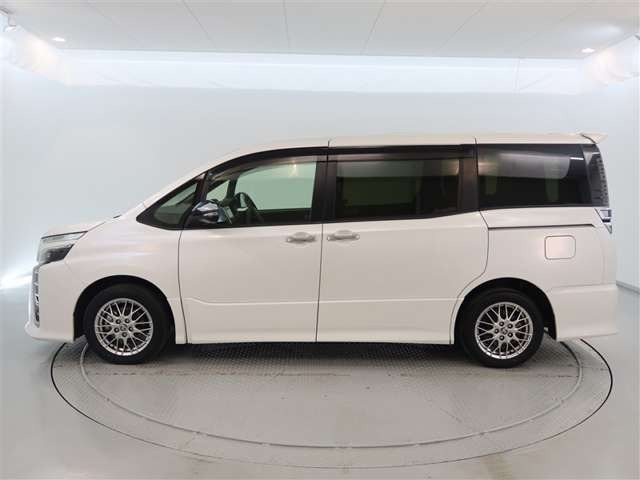 ヴォクシー1.8 ハイブリッド ZS 煌II