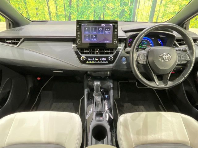 カローラ1.8 ハイブリッド W×B