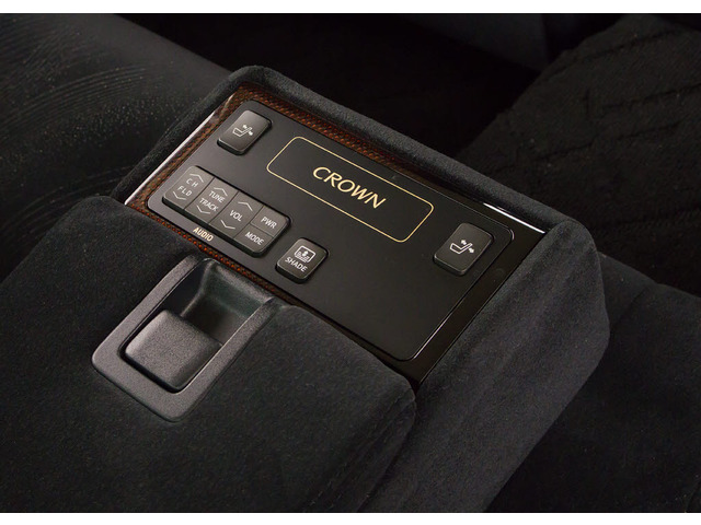 クラウンハイブリッド 2.5 ロイヤルサルーンG