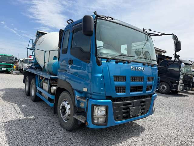 ギガミキサー車