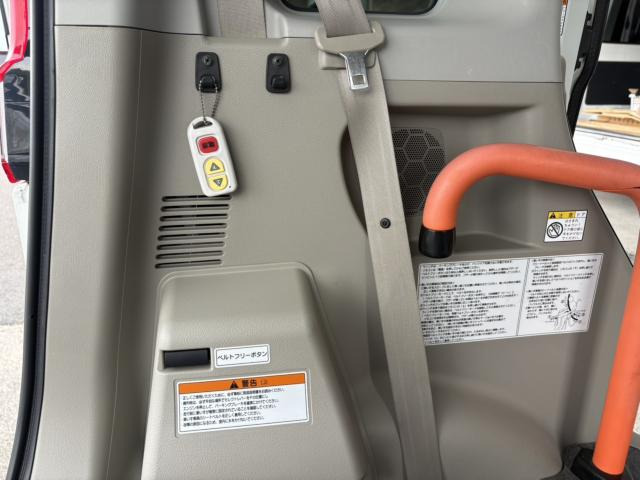 スペーシアX ウィズ 車いす移動車 リアシート付