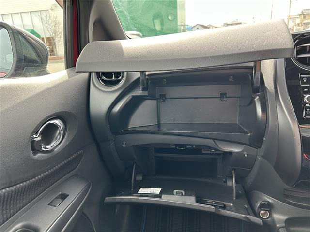 ノート1.2 e-POWER メダリスト ブラックアロー