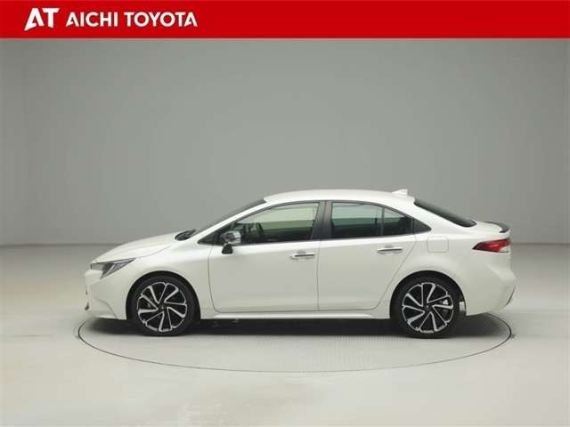 カローラ1.8 ハイブリッド W×B