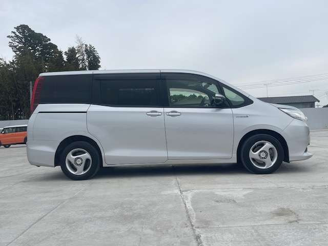 ノア1.8 ハイブリッド G