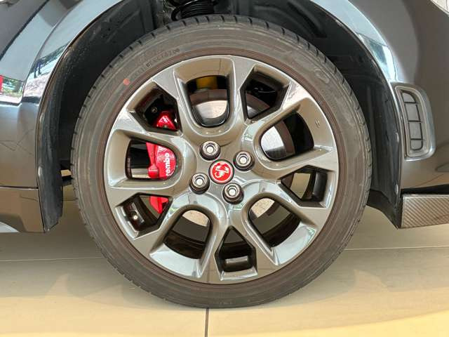 アバルト124スパイダー1.4