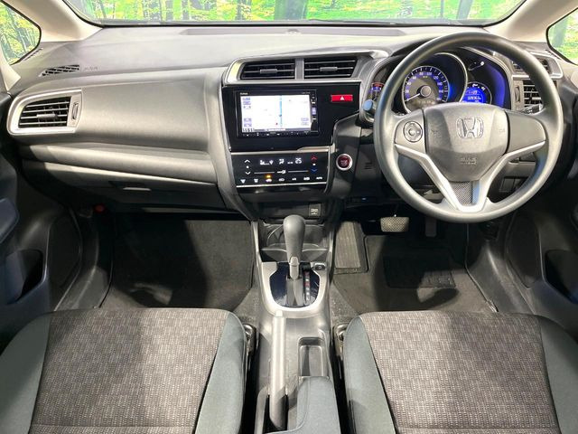 フィット1.3 13G Fパッケージ ファインエディション