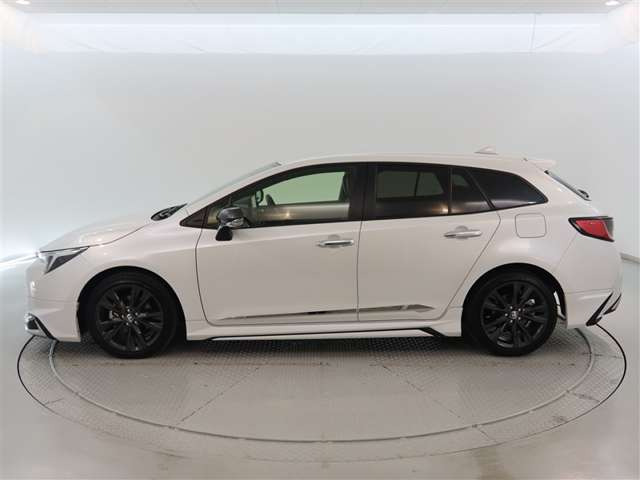 カローラツーリング1.8 ハイブリッド W×B