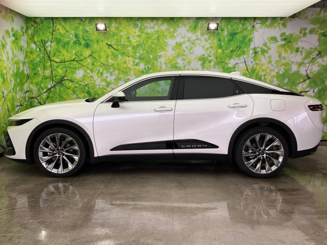 クラウンクロスオーバー2.5 G アドバンスト レザー パッケージ E-Four 4WD