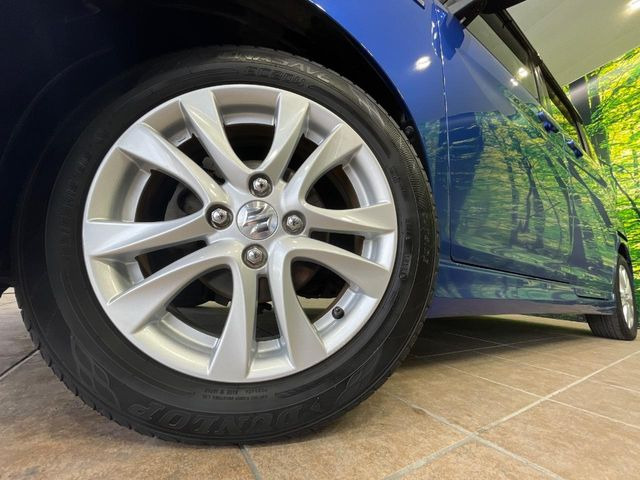 �y����15�C���`�A���~�z�C�[���z�O�ςɃ}�b�`���������A���~�z�C�[���𑕒����Ă���܂��B�e��ЊO�A���~�z�C�[����A�X�^�b�h���X�^�C�����戵�����Ă���܂��B���񂲑��k����������