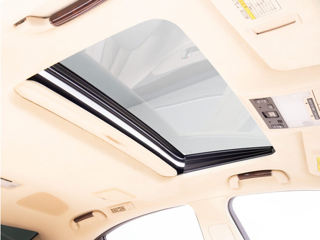 LS600h バージョンL 4WD