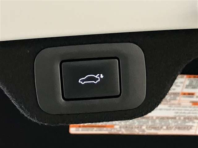 クラウンクロスオーバー2.5 G アドバンスト レザー パッケージ E-Four 4WD