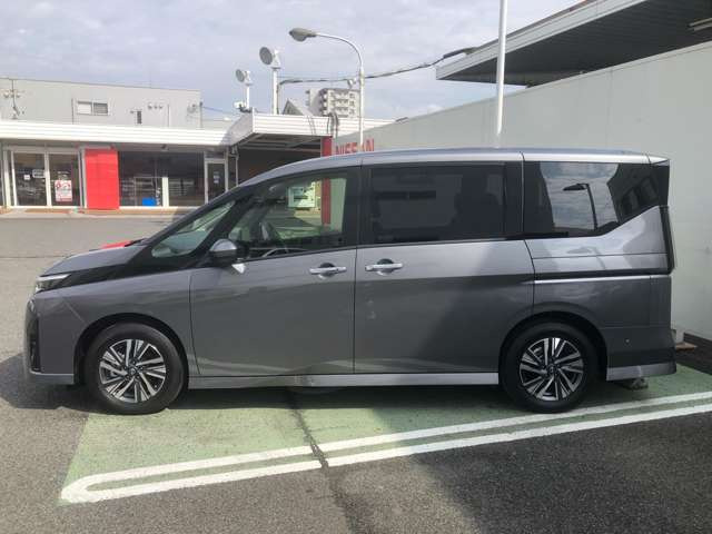 セレナ1.4 e-POWER ハイウェイスターV