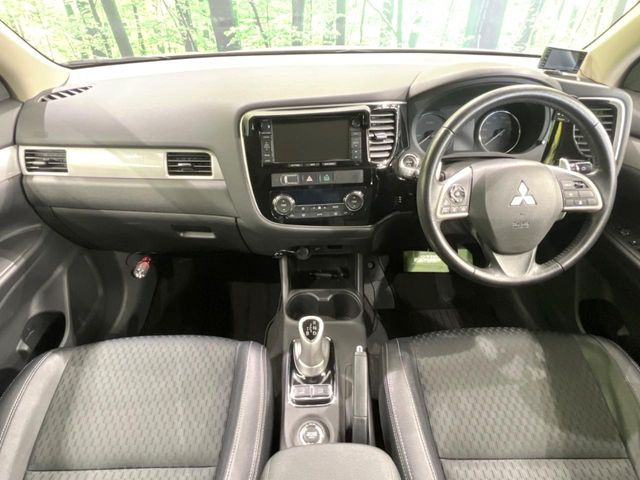 アウトランダーPHEV2.0 G ナビパッケージ 4WD