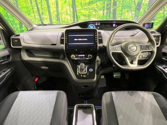 セレナ1.2 e-POWER ハイウェイスターV