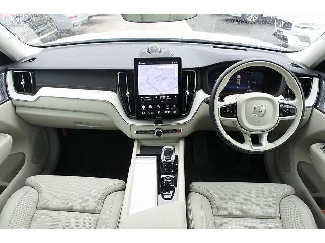 XC60ウルトラ T6 AWD プラグイン ハイブリッド 4WD