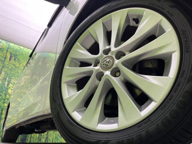 �y����18�C���`�A���~�z�C�[���z�O�ςɃ}�b�`���������A���~�z�C�[���𑕒����Ă���܂��B�e��ЊO�A���~�z�C�[����A�X�^�b�h���X�^�C�����戵�����Ă���܂��B���񂲑��k����������