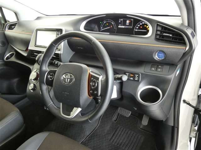 シエンタハイブリッド 1.5 G クエロ