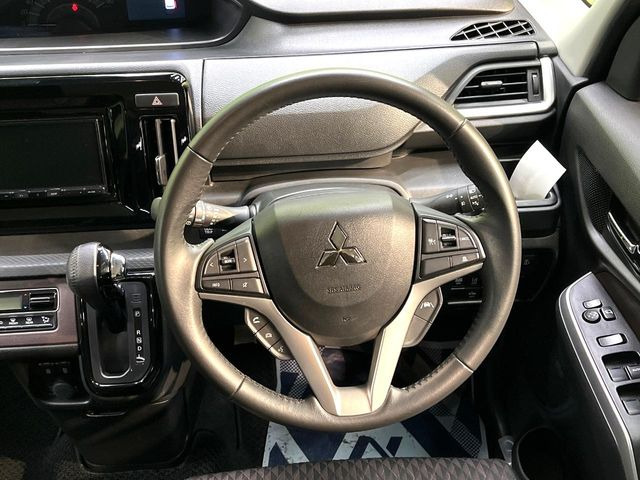 �y�X�e�A�����O�X�C�b�`�z�^�]���A�O������ڐ������炷���ƂȂ��A�I�[�f�B�I���̑��삪�\�ȕ֗��@�\!���S&���K�ȃh���C�u�����o���Ă���܂���