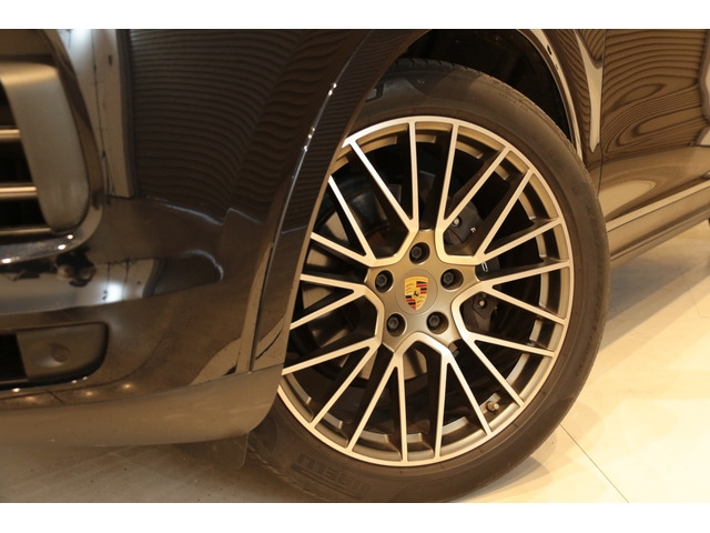 カイエンクーペプラチナ エディション ティプトロニックS 4WD