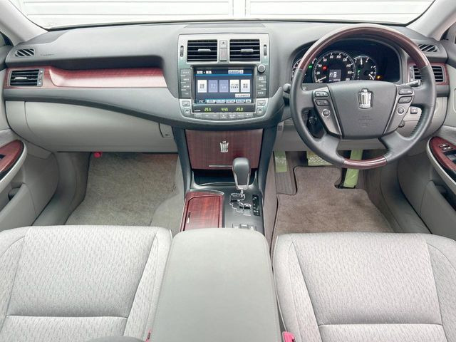クラウン2.5 ロイヤルサルーン i-Four ナビパッケージ 4WD