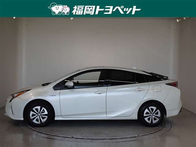 プリウス1.8 A E-Four 4WD