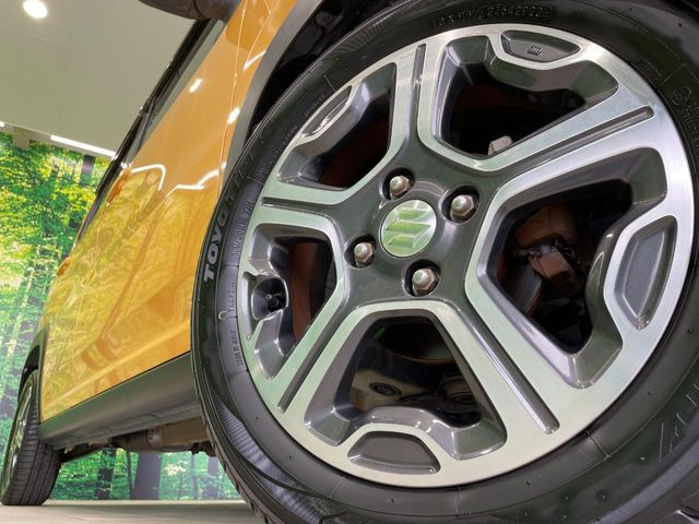 �y����15�C���`�A���~�z�C�[���z�O�ςɃ}�b�`���������A���~�z�C�[���𑕒����Ă���܂��B�e��ЊO�A���~�z�C�[����A�X�^�b�h���X�^�C�����戵�����Ă���܂��B���񂲑��k����������