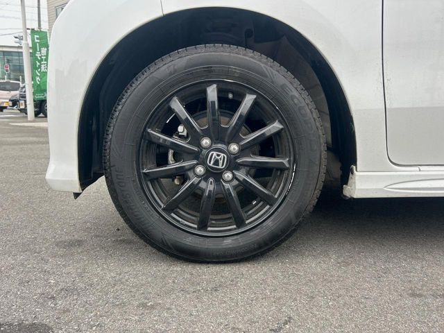 �y����14�C���`�A���~�z�C�[���z�O�ςɃ}�b�`���������A���~�z�C�[���𑕒����Ă���܂��B�e��ЊO�A���~�z�C�[����A�X�^�b�h���X�^�C�����戵�����Ă���܂��B���񂲑��k����������