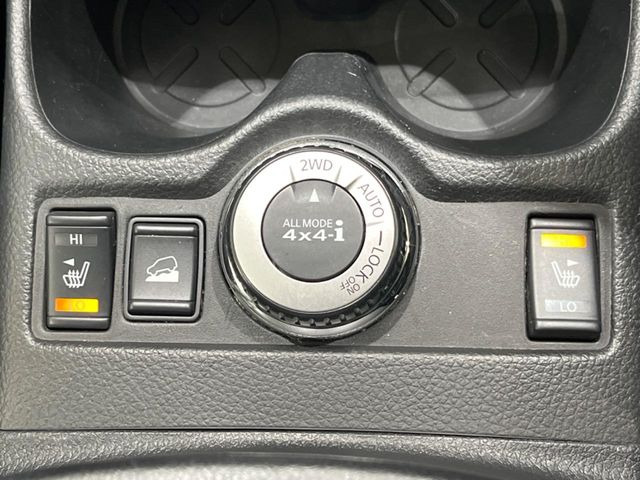 【シートヒーター】寒い日に重宝するシートヒーター!エアコンより早く温まってくれるので寒がりの人も安心ですね♪エアコンの温風は乾燥するから苦手、という方にもをおすすめです。