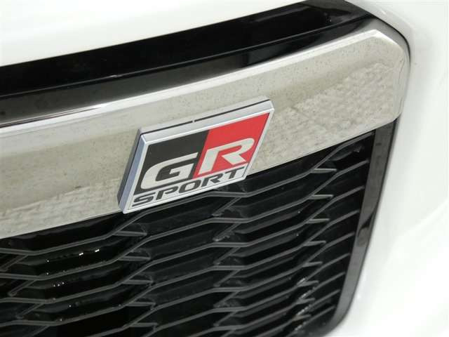 ヴィッツ1.5 ハイブリッド GR スポーツ