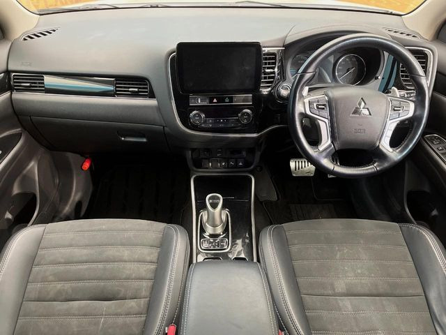 アウトランダーPHEV2.4 G 4WD