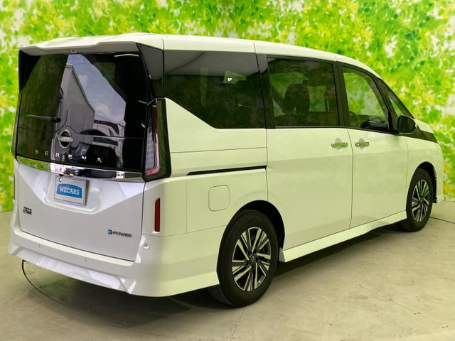 セレナ1.4 e-POWER ハイウェイスターV