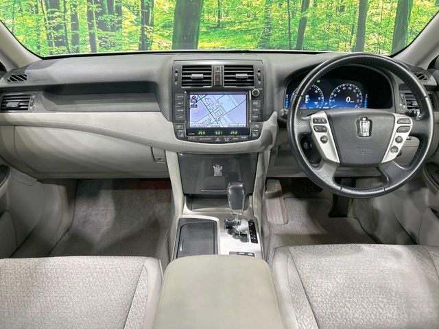 クラウンハイブリッド3.5 Lパッケージ