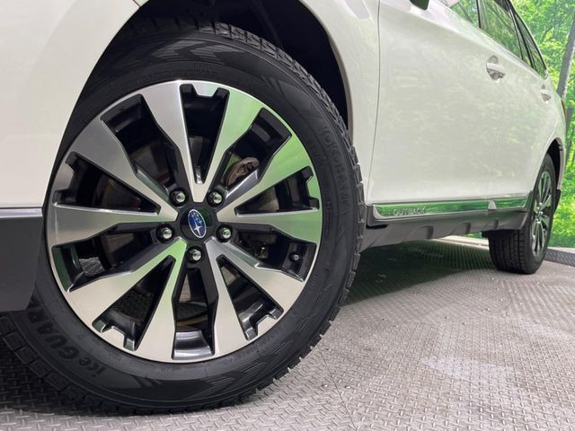 �y����18�C���`�A���~�z�C�[���z�O�ςɃ}�b�`���������A���~�z�C�[���𑕒����Ă���܂��B�e��ЊO�A���~�z�C�[����A�X�^�b�h���X�^�C�����戵�����Ă���܂��B���񂲑��k����������