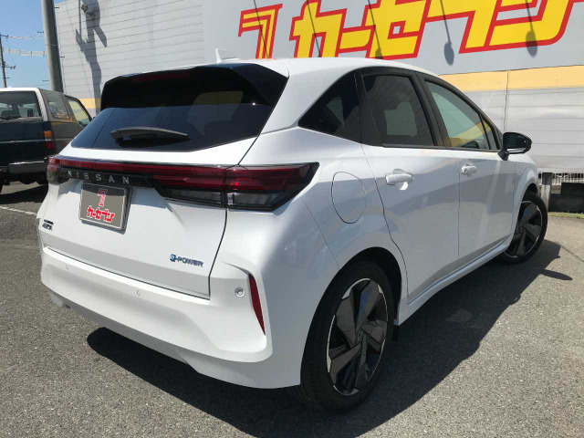 ノートオーラ1.2 G レザーエディション