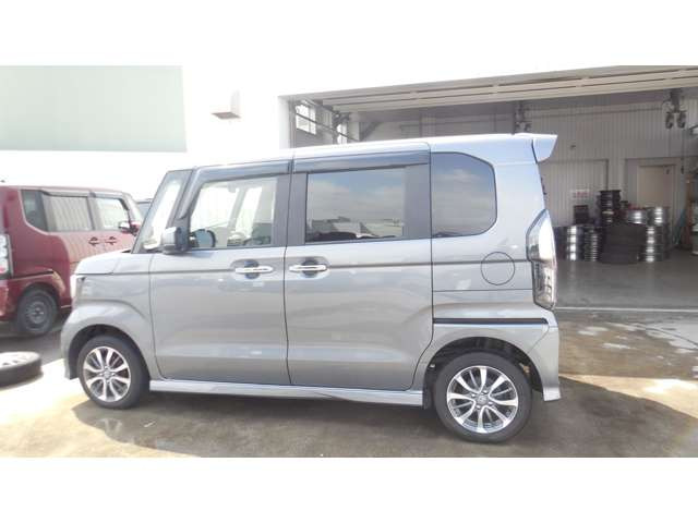 N-BOXカスタムL 4WD