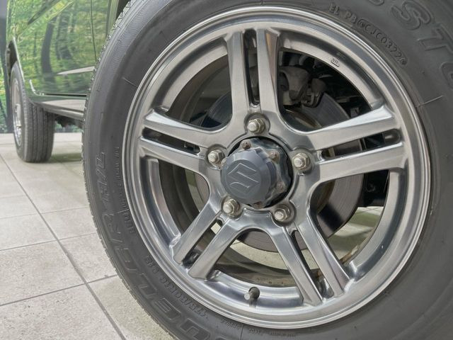 �y����16�C���`�A���~�z�C�[���z�O�ςɃ}�b�`���������A���~�z�C�[���𑕒����Ă���܂��B�e��ЊO�A���~�z�C�[����A�X�^�b�h���X�^�C�����戵�����Ă���܂��B���񂲑��k����������