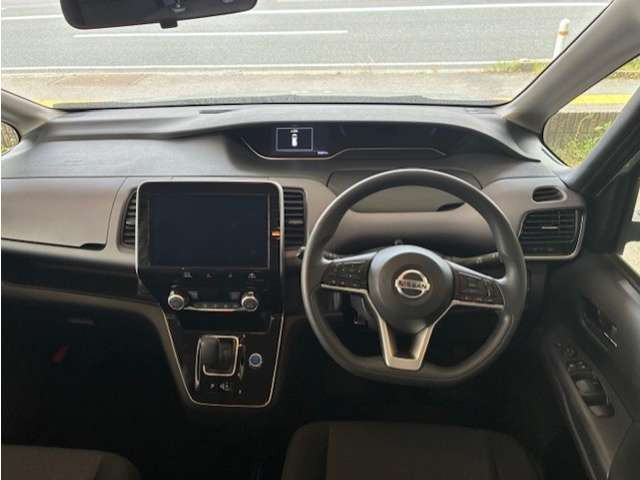 セレナ1.2 e-POWER XV