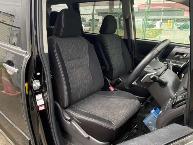 ���X�͔N�����x�ƂȂ��Ă���܂��B�c�Ǝ��Ԃ�10:00�`19:00�ł��B