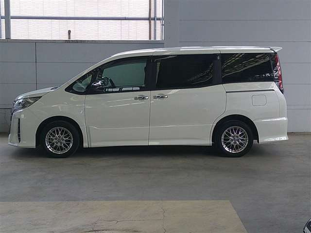 ノア1.8 ハイブリッド Si W×B II