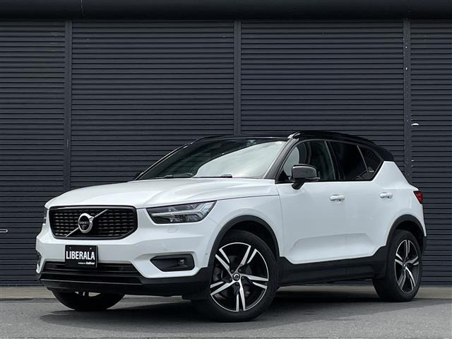 XC40B4 AWD Rデザイン 4WD