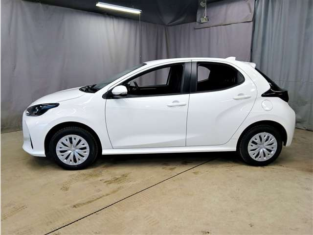 ヤリス1.5 ハイブリッド X E-Four 4WD