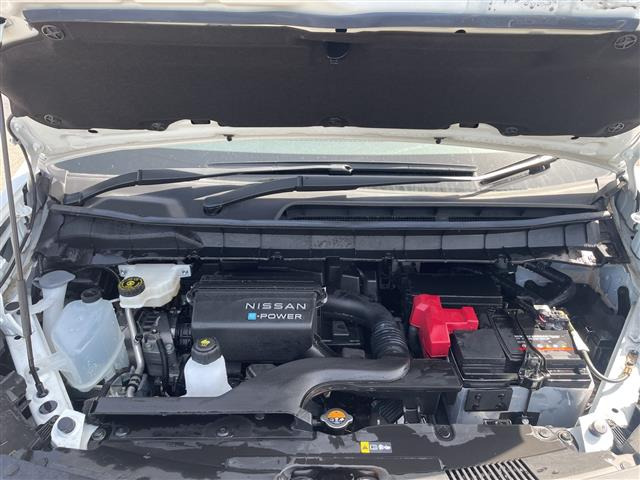 セレナ1.4 e-POWER ハイウェイスターV