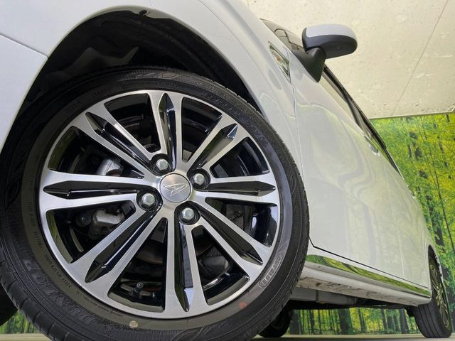 �y����15�C���`�A���~�z�C�[���z�O�ςɃ}�b�`���������A���~�z�C�[���𑕒����Ă���܂��B�e��ЊO�A���~�z�C�[����A�X�^�b�h���X�^�C�����戵�����Ă���܂��B���񂲑��k����������