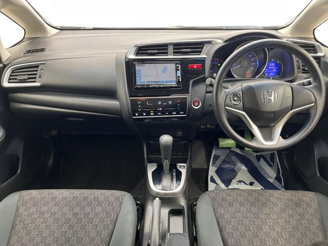 フィット1.3 13G Fパッケージ