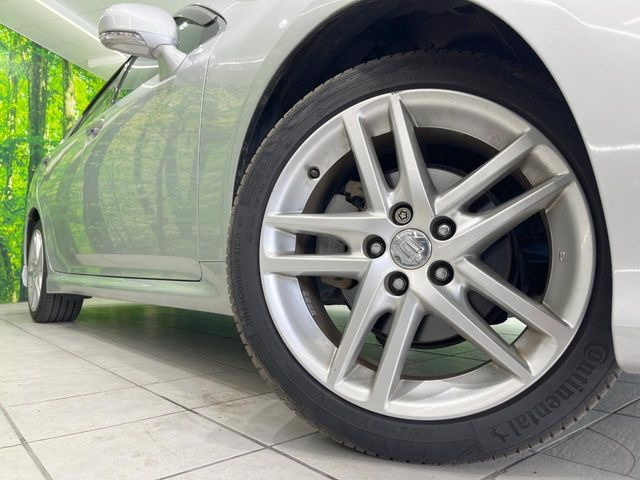�y����18�C���`�A���~�z�C�[���z�O�ςɃ}�b�`���������A���~�z�C�[���𑕒����Ă���܂��B�e��ЊO�A���~�z�C�[����A�X�^�b�h���X�^�C�����戵�����Ă���܂��B���񂲑��k����������